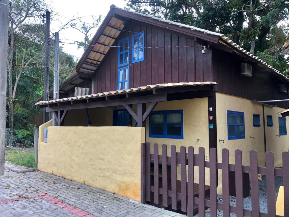 Chales No Centro De Bombinhas Luaran gambar