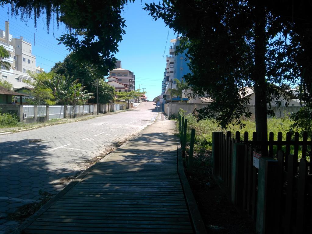 Chales No Centro De Bombinhas Luaran gambar